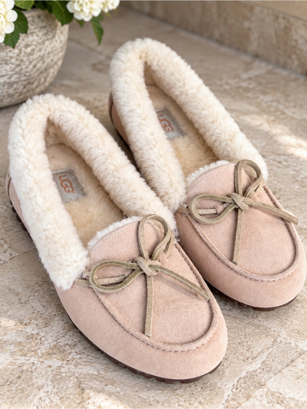 UGG Solana Suede Sheepskin Loafers Moccasins Blush Pink NWOT Women’s Size 8